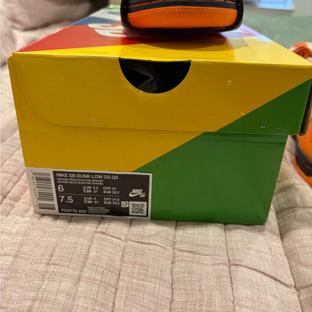 Nike Concepts Orange Lobster SB Dunk Low - Picture 4 of 5